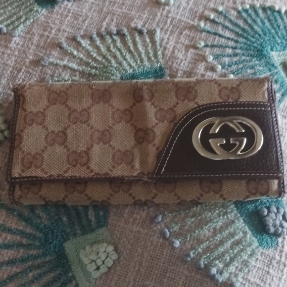Gucci Handbags - 💯authentic💯 VINTAGE GUCCI WALLET